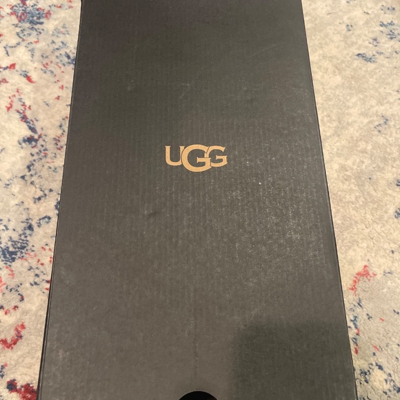 Ugg Men’s size 10 slippers black